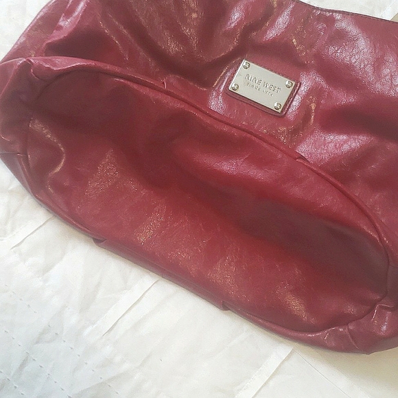 π NINE WEST - Red Leather Purse - Picture 4 of 6
